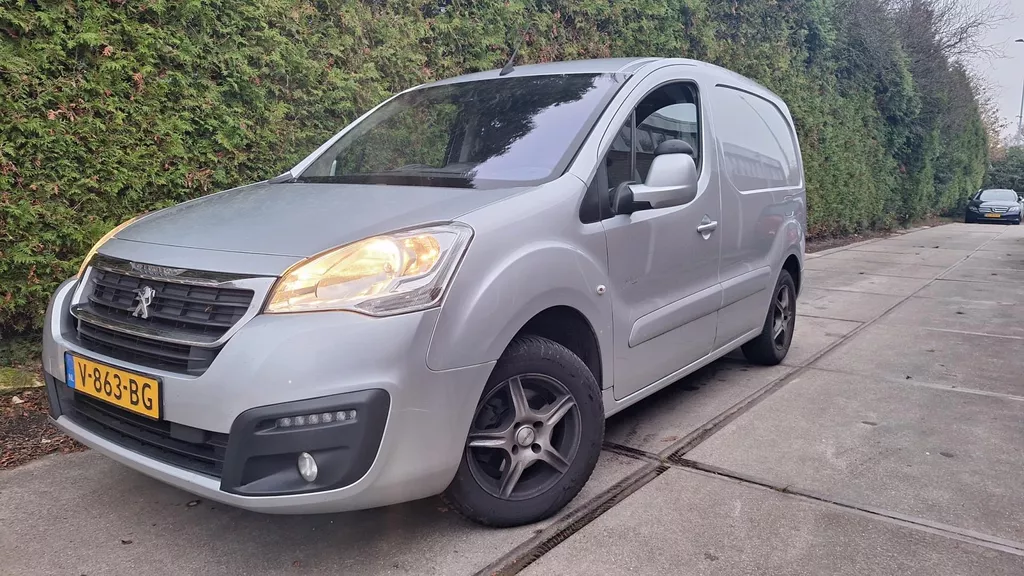 Peugeot Partner 120 1.6 BlueHDi 100 L1 Premi&egrave;re