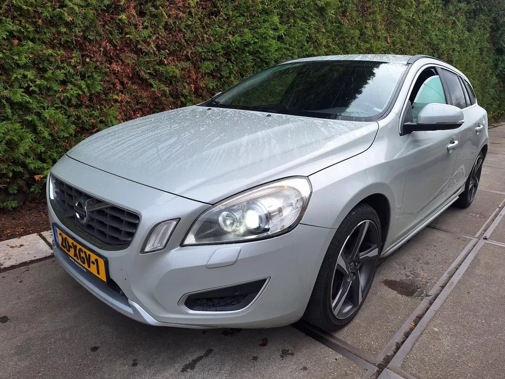 Volvo V60 2.4 D5