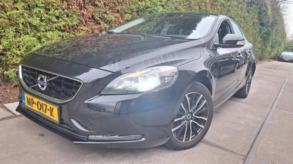 Volvo V40 2.0 D2 R-Design