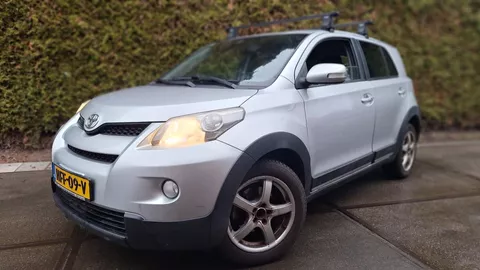 Toyota TOYOTA URBAN CRUISER 4 x4 AWD