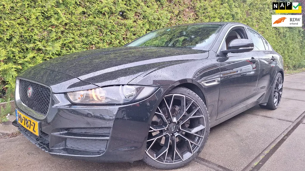 Jaguar XE 2.0 D Pure
