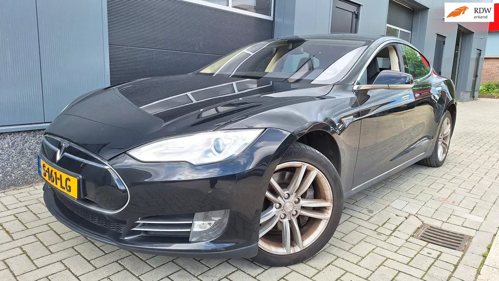 Tesla Model S 85 Performance (Gratis levenslang supercharging- Accu niet goed!)