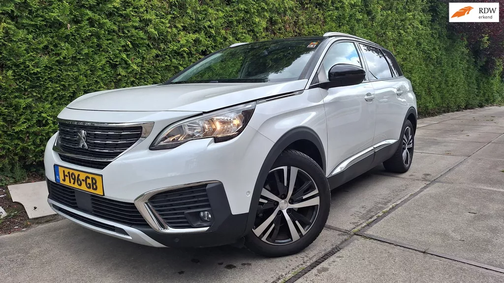 Peugeot 5008 1.2 PureTech Blue Lease Executive