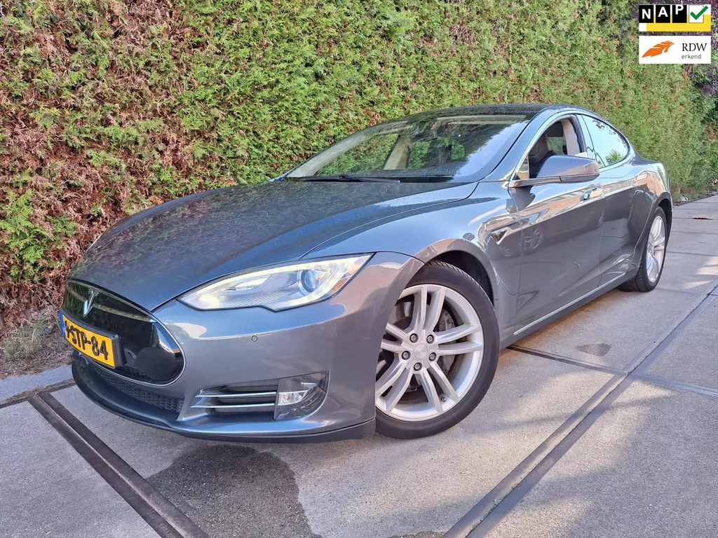 Tesla Model S 85 Base (FREE SUPERCHARGING)