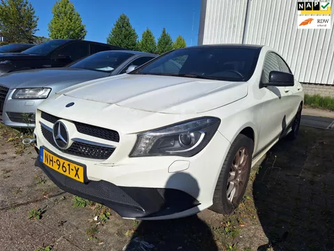 Mercedes-Benz CLA-klasse 180 Edition 1 (oliepomp defect)