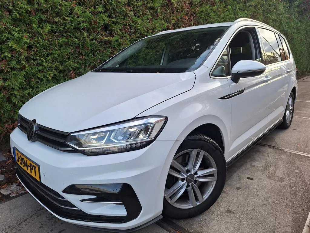 Volkswagen Touran 2.0 TDI Highline Business R Volkswagen Touran 2.0 TDI Highline Business R