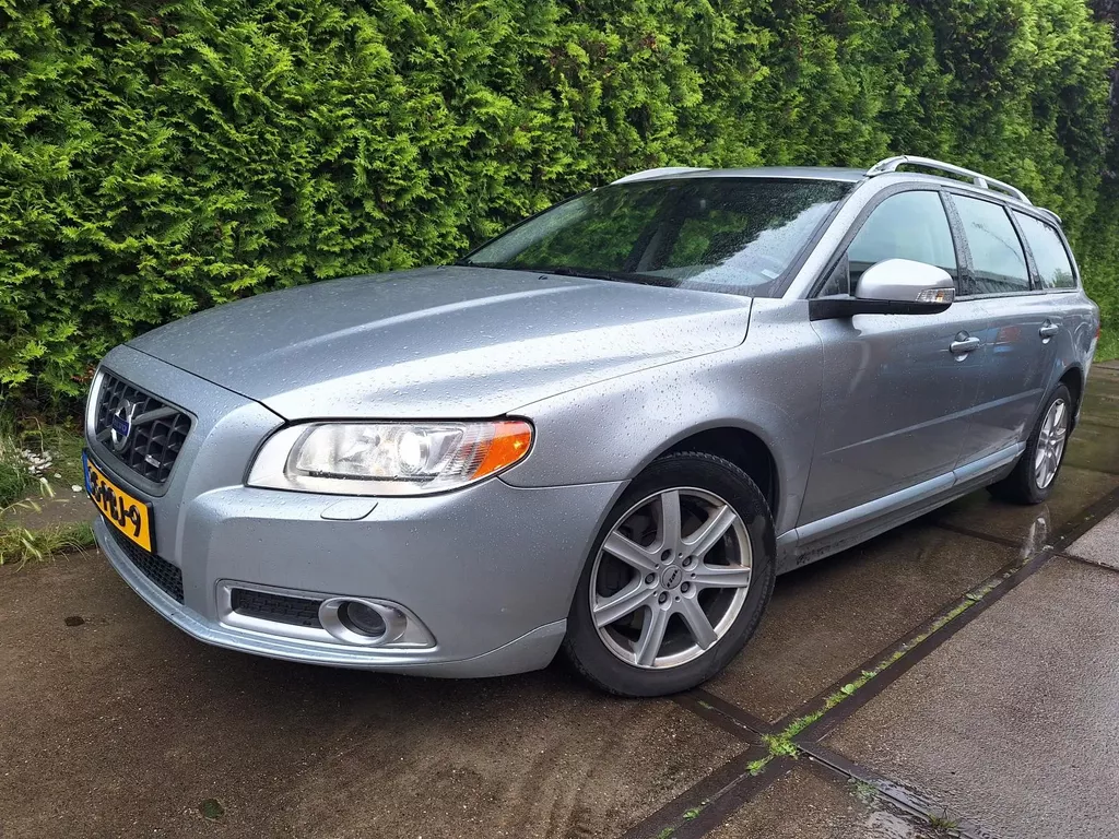 Volvo V70 2.0T R-Edition