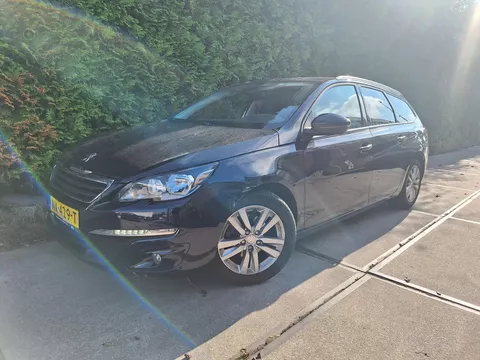 Peugeot 308 SW 1.2 PureTech Blue Lease Executive