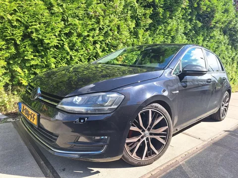 Volkswagen Golf 2.0 TDI Business Edition R Connected