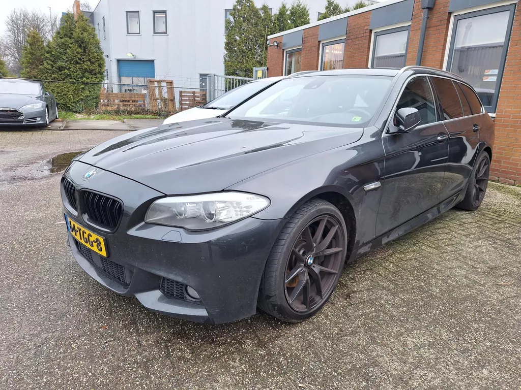 BMW 5-serie Touring 535d High Executive (motor defect)