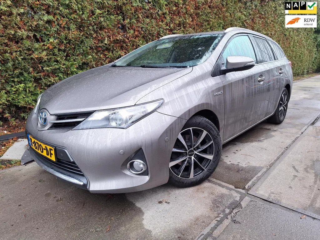 Toyota Auris Touring Sports 1.8 Hybrid Executive