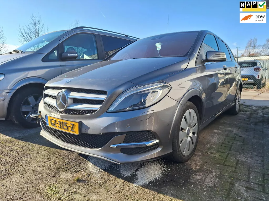 Mercedes-Benz B-klasse 250 e Lease Edition 28 kWh hybride accu is defect