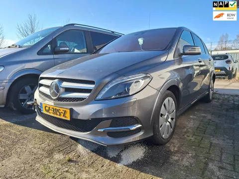 Mercedes-Benz B-Klasse 250 e Lease Edition 28 kWh hybride accu is defect