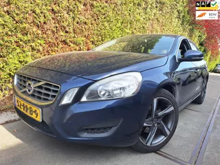 Volvo V60 1.6 T3 Momentum
