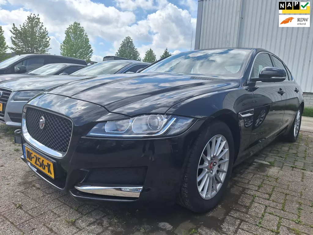Jaguar XF 2.0d Pure (MOTOR DEFECT !!!)